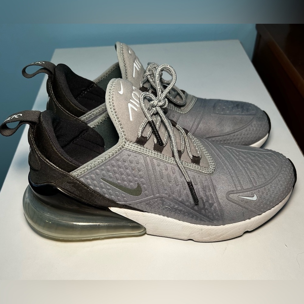 Women’s Nike Shoes - Size 9